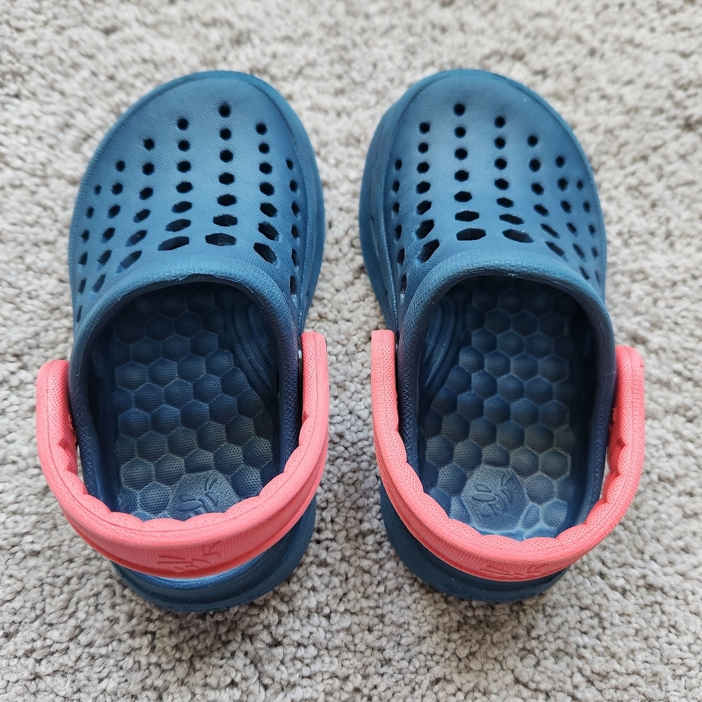 Joybees Toddler Harper Sandals In Navy Blue/Red, Size 4/5 Comfy Slip-On Clogs